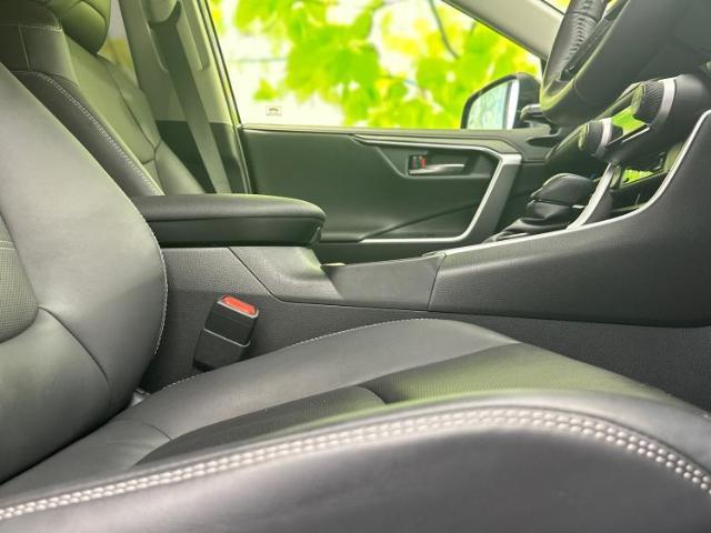 「この車の写真をもっと見たい」「状態が気になる」「この装備はついている？」どんな小さな疑問でもお気軽にお問い合わせください！