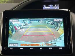 【バックカメラ】駐車時に後方がリアルタイム映像で確認できます。大型商業施設や立体駐車場での駐車時や、夜間のバック時に大活躍！運転スキルに関わらず、今や必須となった装備のひとつです！