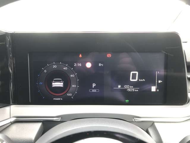 ノートのアドバンスドディスプレイです。　車の様々な情報を表示してくれます。