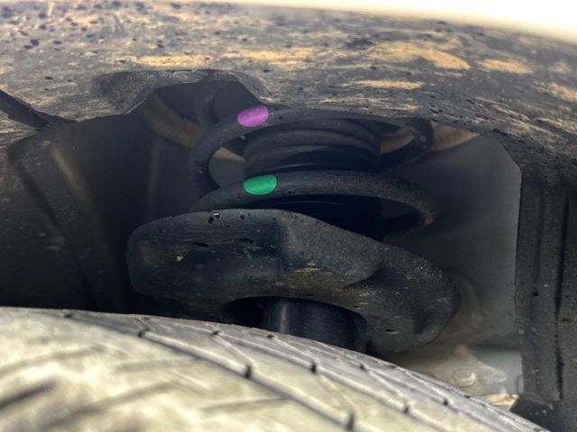 お車を安心してお乗りいただく為には、足回りの定期点検が欠かせません。サービスサポート（有償保証）では無料点検もご提供しており、安心のカーライフをお過ごしいただけるサポート体制が整っています。