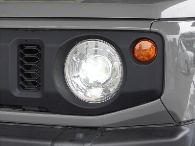 【ヘッドライト】省電力で長寿命の明るく運転しやすいLEDヘッドランプです。明るく照らすので暗い夜道からお客様を守ってくれます。お近くのスズキ自販島根までお越しください。
