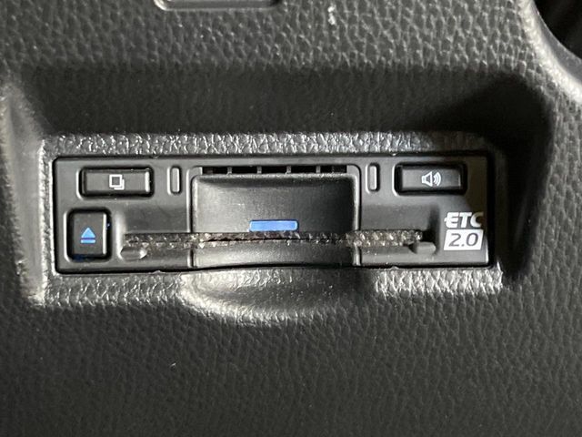 【ETC】高速道路の料金所をストレスなく通過！話題のスポットやサービスエリアに多い「スマートIC」利用時は必須のアイテムです。当店でセットアップを実施、ご納車当日からすぐにご利用いただけます！