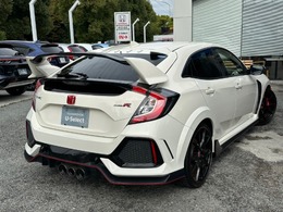 風を制して、道を制する。空気抵抗を抑え、マイナスリフトを追求したエアロフォルム