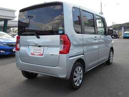 バックモニター付きで車庫入れも安心です。