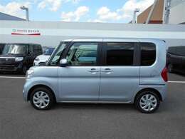 両側スライドドア（手動）で楽々です。ディスプレイオーディオ（社外品）付き