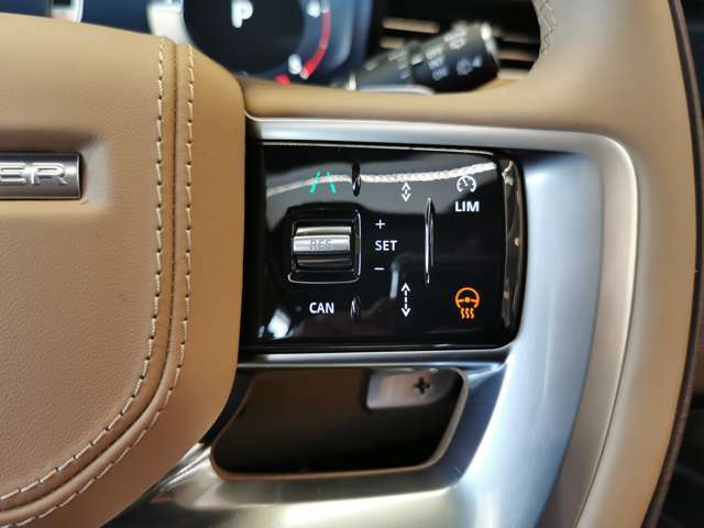 【アダプティブクルーズコントロール】全車速対応のACCやブラインドスポット、レーンキープアシスト機能などを搭載します。ステアリングホイールヒーターも搭載されているタイプになります。