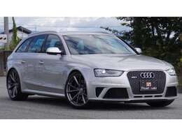 ☆　アウディRS4アバント　ベースグレード　quattro　4.2L　V8　FSIエンジン　プリズムシルバークリスタルエフェクト　走行46663km　☆