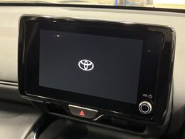 【8インチ　ディスプレイオーディオ】大画面のディスプレイはAppleCarPlayやAndroidAutoが利用可能。大きな画面でスマホナビアプリ等が利用いただけます♪