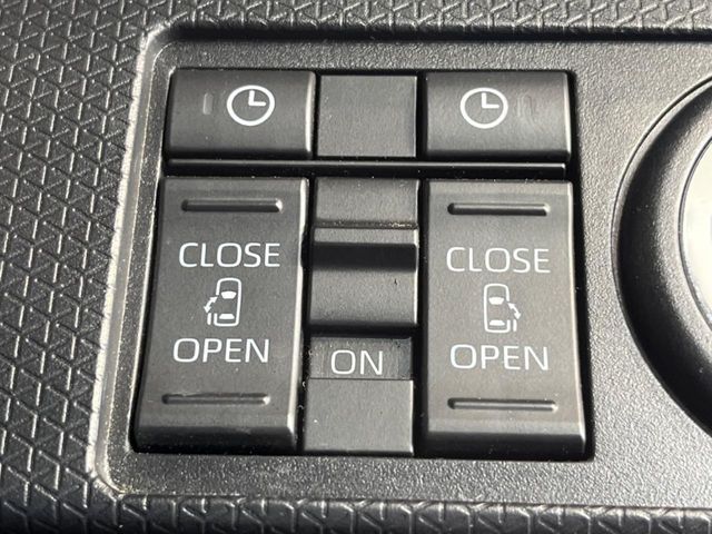 【両側パワースライドドア】スマートキーや運転席のスイッチで後席両側スライドドアの開閉が可能♪電動だから力を入れてドアを開ける必要が無く、小さなお子様でも簡単に開け閉めでき快適です♪