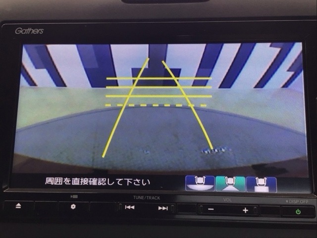 バックカメラ付きで後方の確認も安心です！スムーズな駐車・車庫入れをサポートいたします！