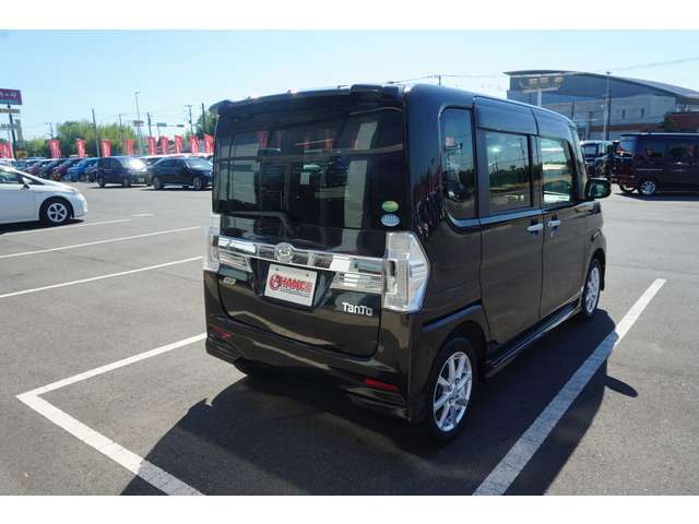 人気車種随時取り揃えております。是非お気軽にご来店ください。