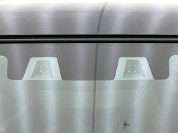 【スズキ　セーフティサポート】走行中に前方の車両等を認識し、衝突しそうな時は警報とブレーキで衝突回避と被害軽減をアシスト。より安全にドライブをお楽しみいただけます。