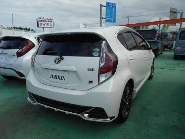 ステアリングリモコン！セーフティセンス！プリクラッシュセーフティ！オートハイビーム！車線逸脱警報！先行車発進お知らせ！クルーズコントロール！専用アルミ！GR専用サスペンション！