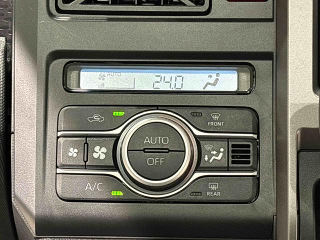 車内空調は”AUTOエアコン”にお任せ。運転に集中出来ますよ！