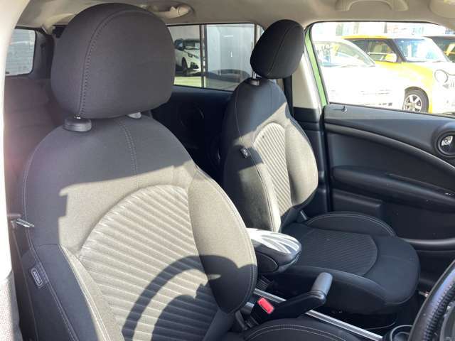 タイヤ交換も当店人気のメニューになっております。当店ご購入者様以外もご利用されています。