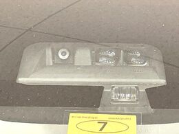 【スズキ　セーフティサポート】走行中に前方の車両等を認識し、衝突しそうな時は警報とブレーキで衝突回避と被害軽減をアシスト。より安全にドライブをお楽しみいただけます。
