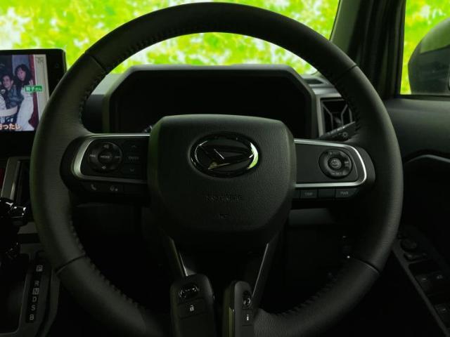 WECARSの展示場では実際に見て、触ってお車をお選びいただけます！知識の豊富な営業スタッフが様々なカーライフをご提案いたします！