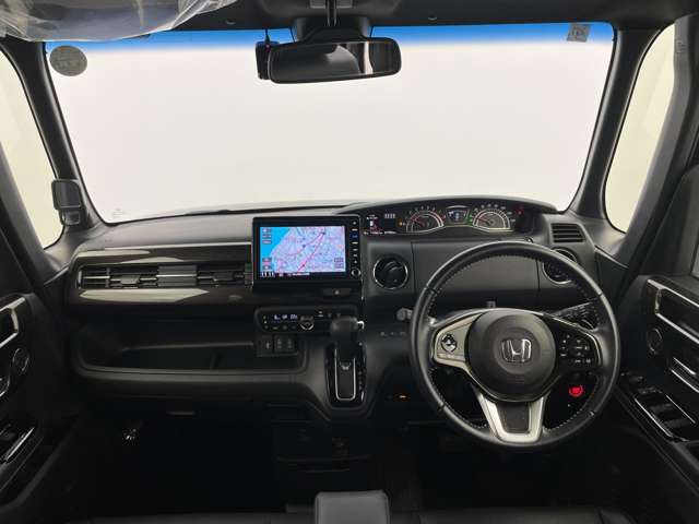 【インパネ全体】全方位で視界が広く、高い目線で運転もしやすいです！