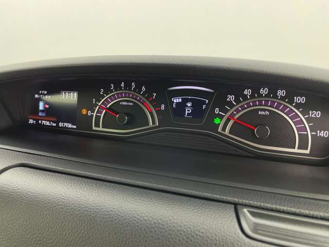 【スピードメーター】メーターがシンプルで見やすく運転しやすいですね！