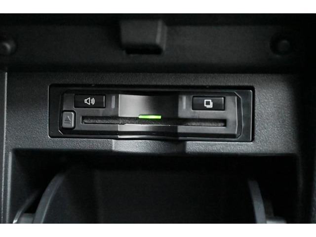ETC車載器です。　高速・有料道路の料金をキャッシュレス、スムーズに通過できます。