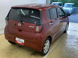 当店では車両本体価格以外に、諸費用を含めた支払総額も表示しておりますので、お客様の予算にピッタリのおクルマお選びができます。コーティングやJAFをセットにしたオトクな購入パックも好評です。