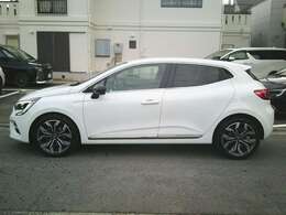 ホワイトカラーの「ブラングラシエ」です！