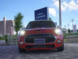 経験豊かなメカニックによる整備でお車自体の状態はもちろん、商品展示前に社内『商品化センター』にて内・外装共に良質な状態に磨き上げ、お車をご提供出来る様、運営しております。