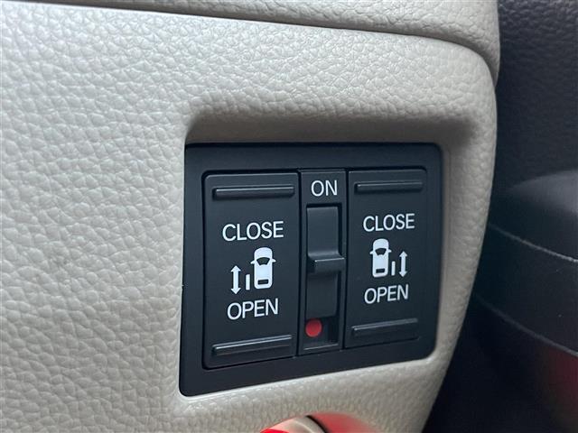 【運転席操作部】快適なドライブを楽しむための機能が装備されています！運転席から触れるので、使いやすいです！除菌プランいれていただくと、さらに清潔で安心していただけます！