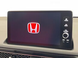 【メーカー純正ナビ】インテリアに溶け込むスタイリッシュな「専用設計」メーカーナビを装備♪視認性や操作性など基本性能にも優れ、より上質なカーライフをお楽しみいただけます。