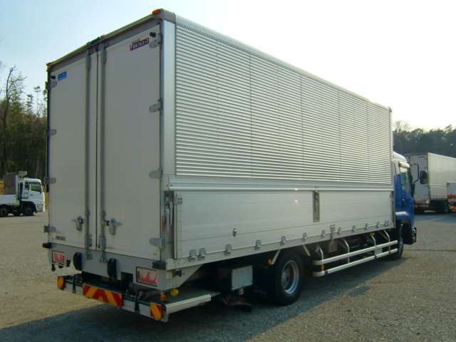 車両寸法/長8,620mm×幅2,490mm×高3,500mm