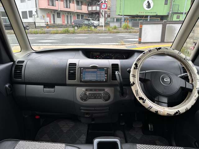 すっきりとしたインパネ回りです♪