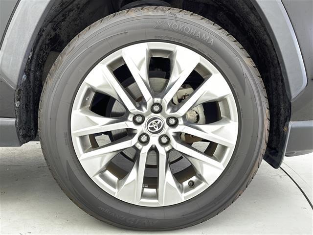 【純正19インチアルミホイール】専用のアルミなので、お車のイメージにぴったり！！社外のアルミやスタッドレスタイヤも取り扱いございます！！ドレスアップもカスタマイズもお任せください！！
