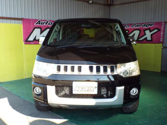 当店の安さには無駄な中間費用をカットし仕入れから仕上げ店頭に並べ日ごろの洗車まですべて当社販売スタッフの手でやっております！ですので販売しています車の知識も各スタッフ自然に身についております！