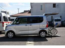 数多くの画像とコメントを掲載しています。是非、当社ホームページへお越し下さい。「坂出自動車」で検索して下さい。※車いすは見本です。