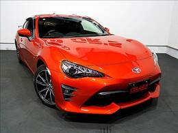 当店では低価格カーを専門に取り扱っています。初めてハンドルを握る方には、”車を操る楽しさ”を感じて頂ければ幸いです。