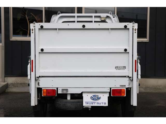 ご覧頂き有難う御座います。当店は、お客様とお車を結ぶ架け橋であり、”TRUST～信頼～”を第一としてサポート致します。