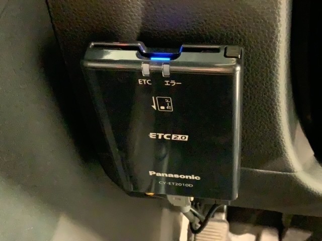 いまや快適なカーライフに欠かせないETCが付いています。