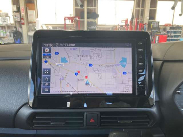 メーカー純正ナビゲーションです。　初めて走る道でも安心して運転が出来ます。