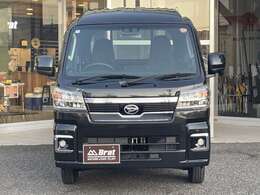 当社カスタムを施した自慢の一台です。自社で仕入れし、一台一台どのようなカスタムをするか、専門スタッフがデザインし、商品化しておりますので、個性光る一台に仕上がっております！！