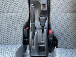 【パートタイム4WD】状況に応じて2WDと4WDを操作で切りトランスファー替えすることが可能です。