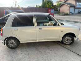 ◆4WD◆キーレス◆ABS◆運転席エアバッグ◆助手席エアバッグ◆CD◆エアコン◆パワステ◆パワーウィンドウ◆右ハンドル