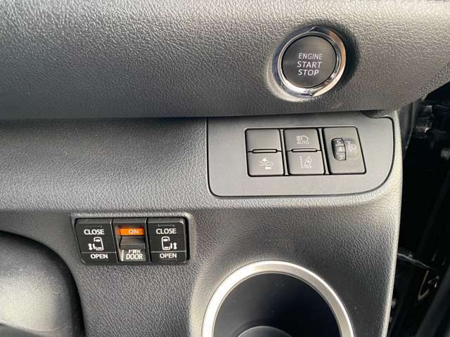パワースライドドアは運転席で操作可能。