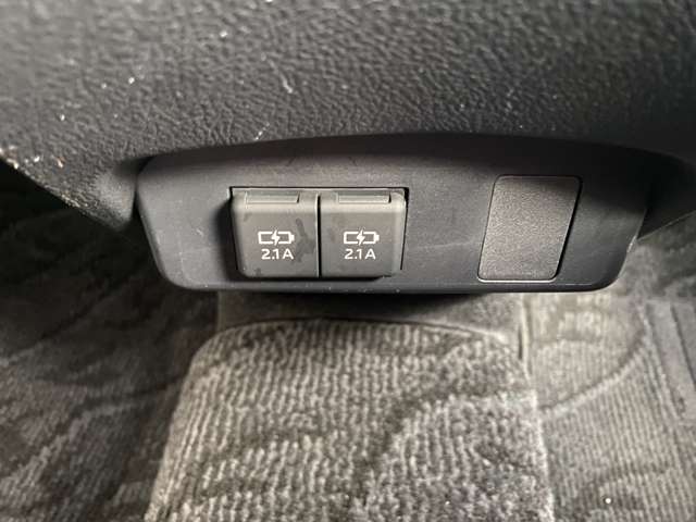 USB電源2つあります。