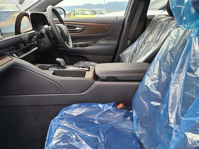 助手席側からの内装画像です。