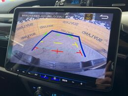 【バックカメラ】駐車時に後方がリアルタイム映像で確認できます。大型商業施設や立体駐車場での駐車時や、夜間のバック時に大活躍！運転スキルに関わらず、今や必須となった装備のひとつです！