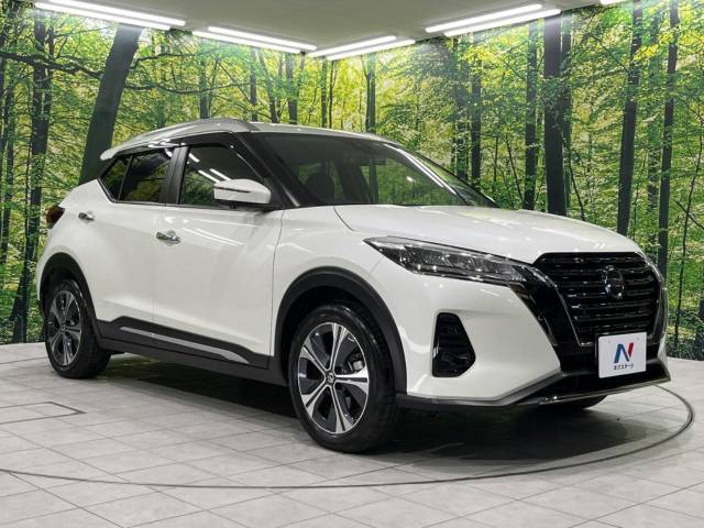 大好評のボディコーティング「弾スプラッシュコート」もご納車までに施工可能。通常のガラスコートと異なる、耐久年数6年の無機質ガラスコーティングが、ボディをキレイな状態に保ってくれます。