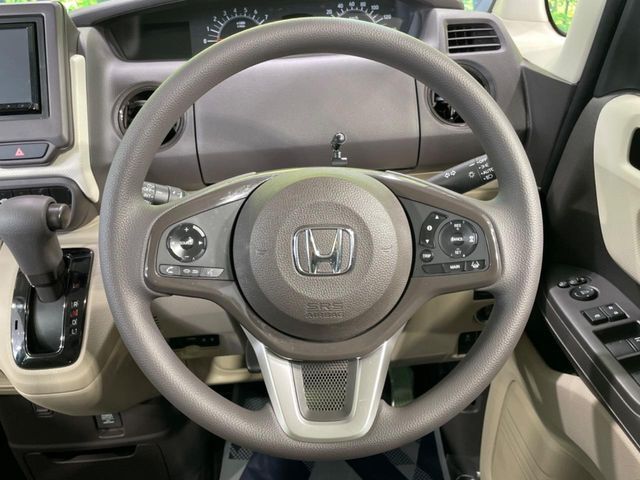 【ステアリングスイッチ】運転中、前方から目線をそらすことなく、オーディオ等の操作が可能な便利機能！安心＆快適なドライブを演出してくれます♪