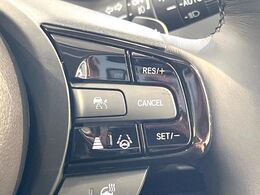 【アダプティブクルーズコントロール】高速道路での長距離走行が楽に！！自動で速度を保つクルーズコントロールが、衝突軽減システムと連携し、前方の車両を感知して車間を保つように速度調節してくれます！！