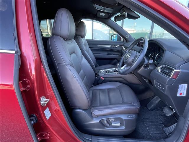 座り心地が良いシートなので長時間の運転でも快適にお過ごしいただけます。新品のフロアマットのご注文も可能です。掲載箇所以外にご希望の写真がございましたらお気軽にお問い合わせ下さい。