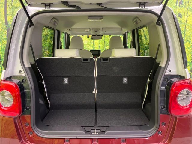 普段のお買い物や通勤、送迎等に十分な荷室スペースを確保しております。セカンドシートを倒すと、大きな荷物の積載も可能です♪